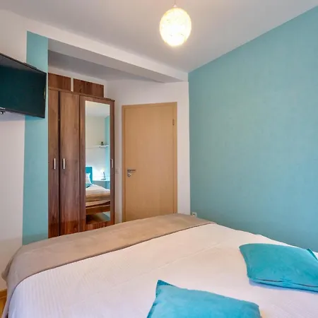 Le Sorelle Apartment *