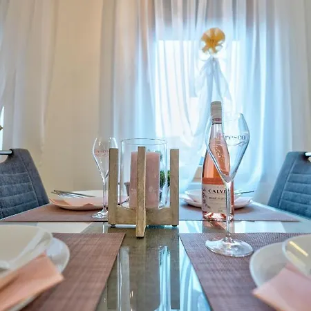 Le Sorelle Apartment