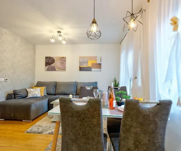 Le Sorelle Апартаменты *